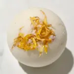 Badekugel mit Ringelblume